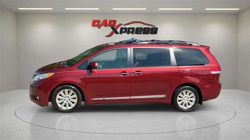 Used 2011 Toyota Sienna Limited image 10