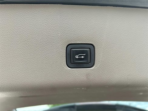 Used 2020 Chevrolet Traverse LT image 15