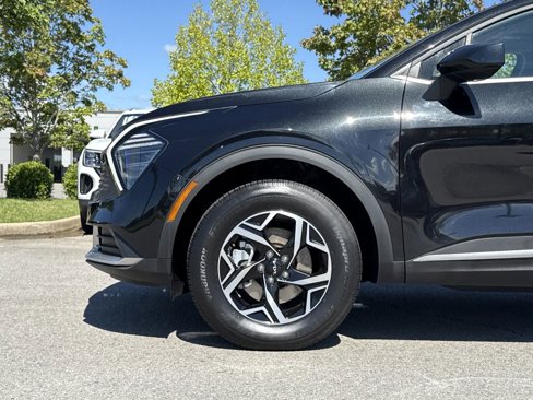 Used 2024 Kia Sportage LX image 9