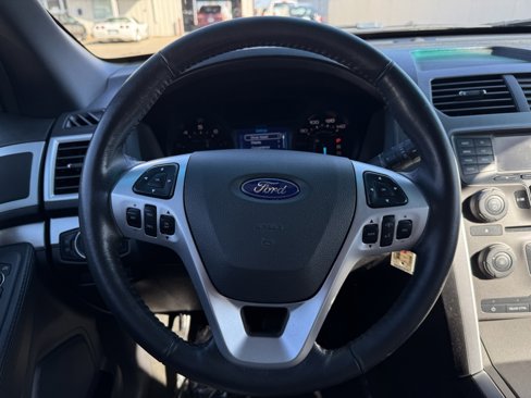 Used 2014 Ford Explorer XLT image 19