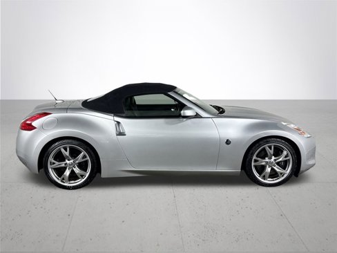 Used 2011 Nissan 370Z Touring w/ Sport Pkg image 5