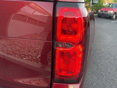 Used 2016 Chevrolet Suburban LT image 17