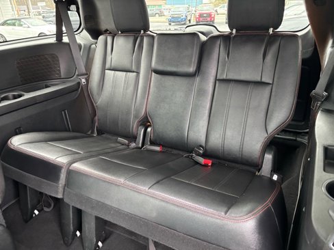 Used 2018 Dodge Grand Caravan GT image 16