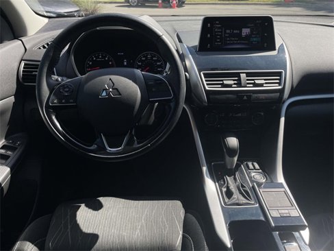 Used 2018 Mitsubishi Eclipse Cross SE image 11