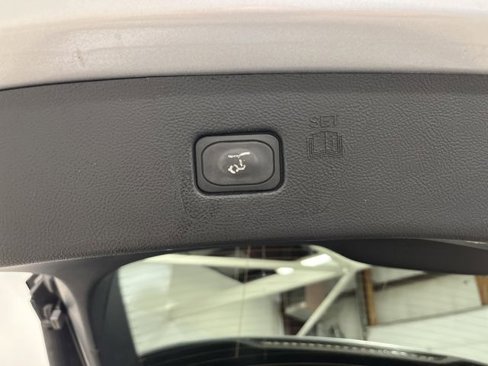 Used 2021 Ford Edge SEL w/ Convenience Package image 16