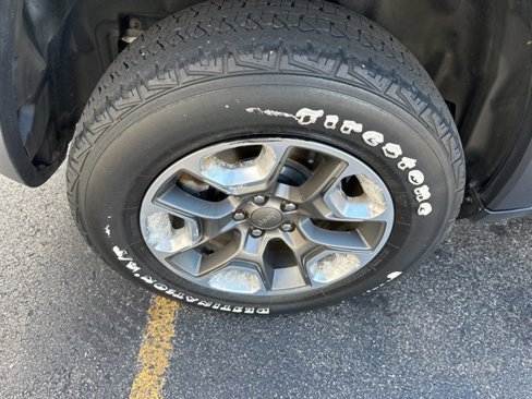 Used 2019 Jeep Cherokee Trailhawk w/ Comfort & Convenience Group image 27