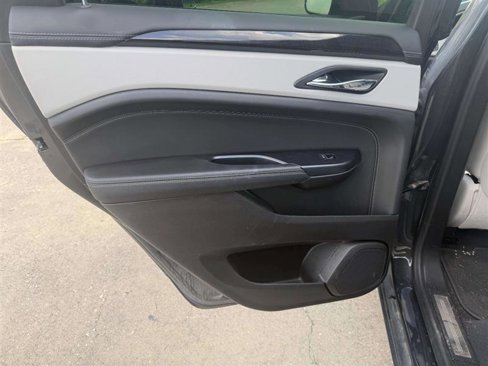 Used 2015 Cadillac SRX Luxury image 15