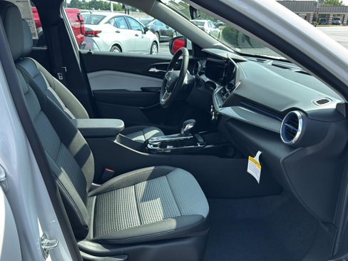 New 2025 Chevrolet Trax LT w/ Driver Confidence Package image 10