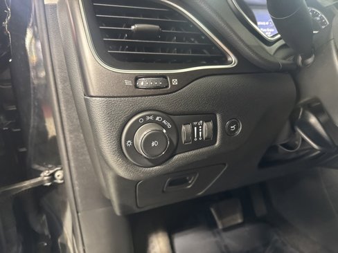Used 2022 Jeep Cherokee Trailhawk w/ Comfort/Convenience Group image 15