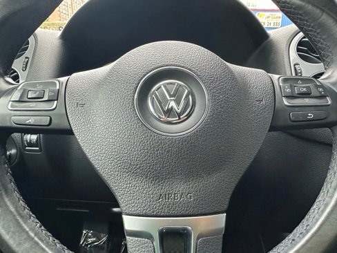 Used 2017 Volkswagen Tiguan Sport image 17