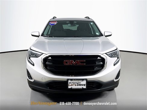 Used 2018 GMC Terrain SLE w/ Driver Convenience Package image 2