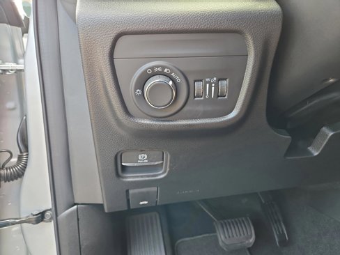 New 2025 Jeep Grand Cherokee L Laredo image 29