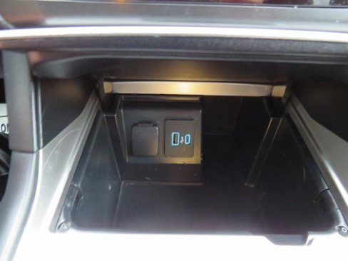 Used 2020 Ford Explorer XLT w/ Comfort Package image 18