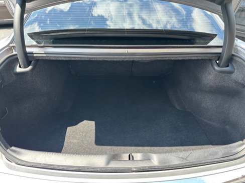 Used 2014 Chrysler 300 image 9
