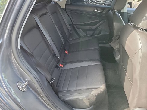 Used 2024 Volkswagen Jetta SE image 17