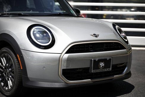 New 2025 MINI Cooper 4-Door Hardtop image 2