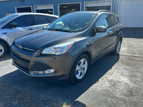Used 2015 Ford Escape SE w/ Equipment Group 201A image 1