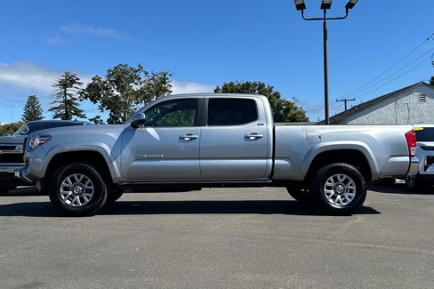 Used 2017 Toyota Tacoma SR5 w/ Tow Package image 8