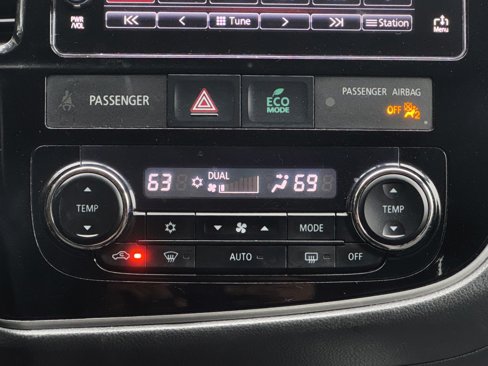 Used 2018 Mitsubishi Outlander SEL image 11