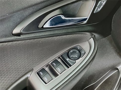 Used 2023 Chevrolet Malibu LT image 19