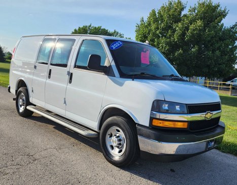 Used 2023 Chevrolet Express 2500 w/ Driver Convenience Package image 8