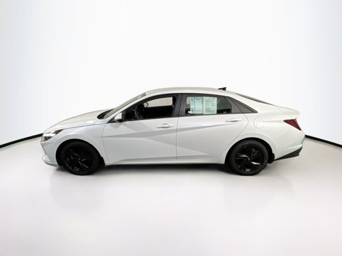Used 2023 Hyundai Elantra SEL image 8