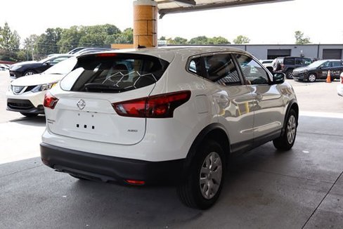 Used 2019 Nissan Rogue Sport S image 34