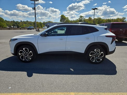 New 2025 Chevrolet Trax RS w/ Sunroof Package image 7