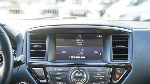 Used 2020 Nissan Pathfinder SV image 14
