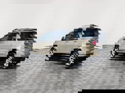 Used 2014 GMC Acadia SLE image 6