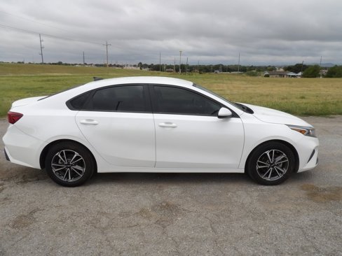 Used 2022 Kia Forte LXS image 5