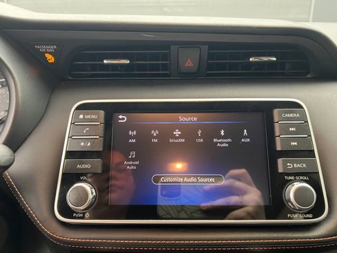 Used 2020 Nissan Kicks SR image 29