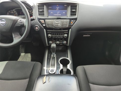 Used 2020 Nissan Pathfinder SV image 22