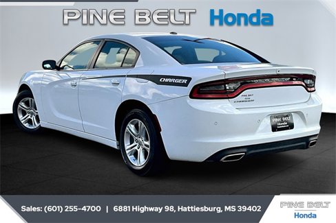 Used 2022 Dodge Charger SXT image 2