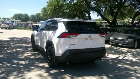 Used 2020 Toyota RAV4 LE image 7