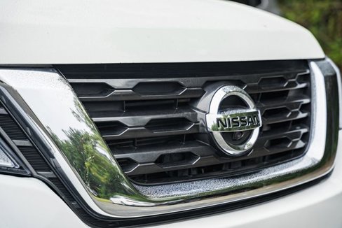 Used 2018 Nissan Pathfinder SL w/ Cargo Package image 15