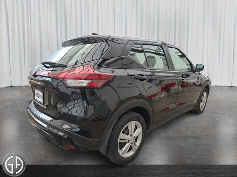 Used 2023 Nissan Kicks S image 5