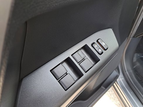 Used 2018 Toyota RAV4 XLE image 15