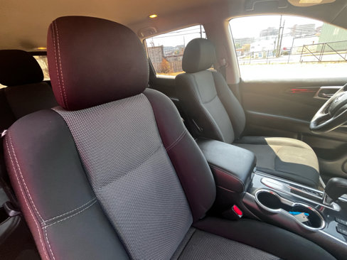 Used 2018 Nissan Pathfinder SV w/ SV Tech Package image 56