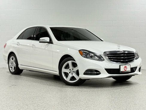 Used 2014 Mercedes-Benz E 350 4MATIC Sedan image 4