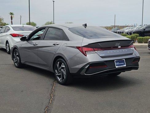 Certified 2025 Hyundai Elantra Sport image 8
