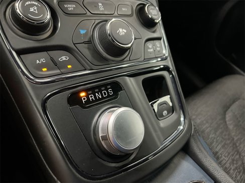 Used 2016 Chrysler 200 S image 16