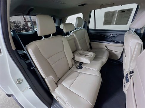 Used 2016 Honda Pilot Touring image 30