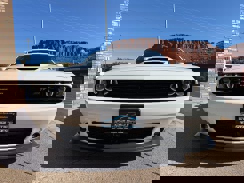 Used 2016 Dodge Challenger SRT w/ Technology Group image 25