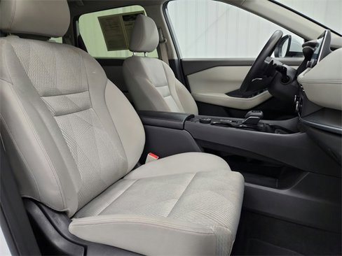 Used 2024 Nissan Rogue SV image 34