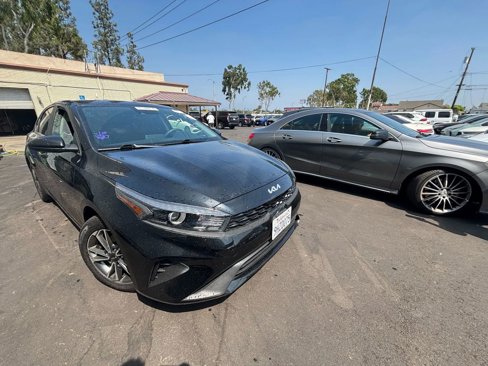 Used 2023 Kia Forte LXS image 2