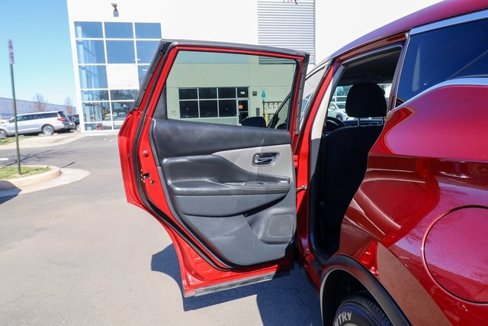 Used 2019 Nissan Murano S image 35