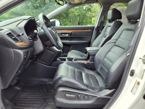 Used 2018 Honda CR-V Touring image 3