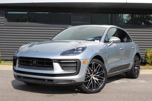 Certified 2024 Porsche Macan image 1