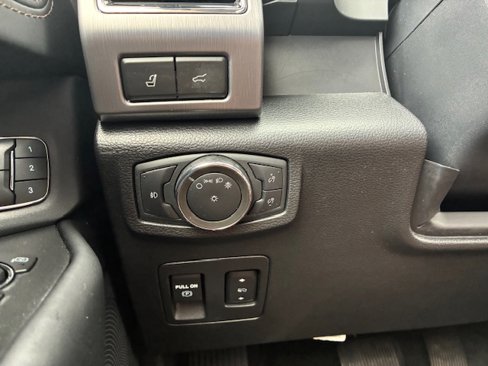 Used 2021 Ford Expedition Platinum image 32